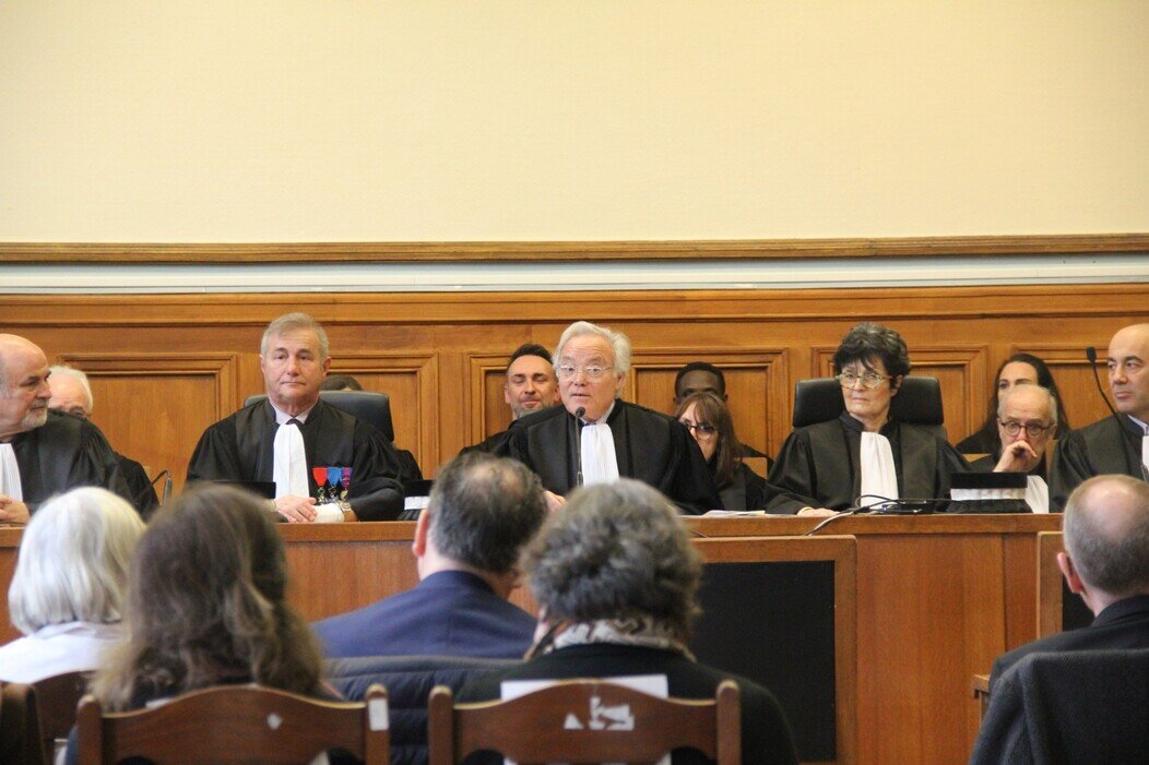 Photo des juges consulaires avec Etienne Le Du