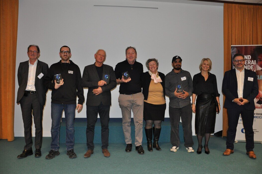 Photo de Richard Muller, Thomas Scirpo, Philippe Janssens, Vincent et Frédérique Contal, Younès Belkharraf, Aline Hanot, et Laurent Lefèvre