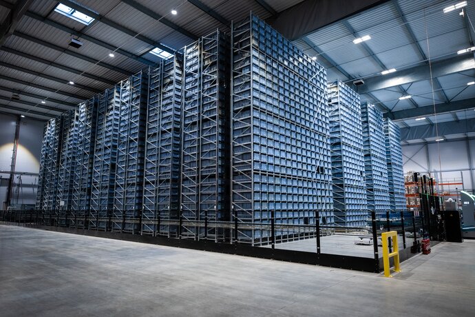 Photo des 31 000 bacs de stockage