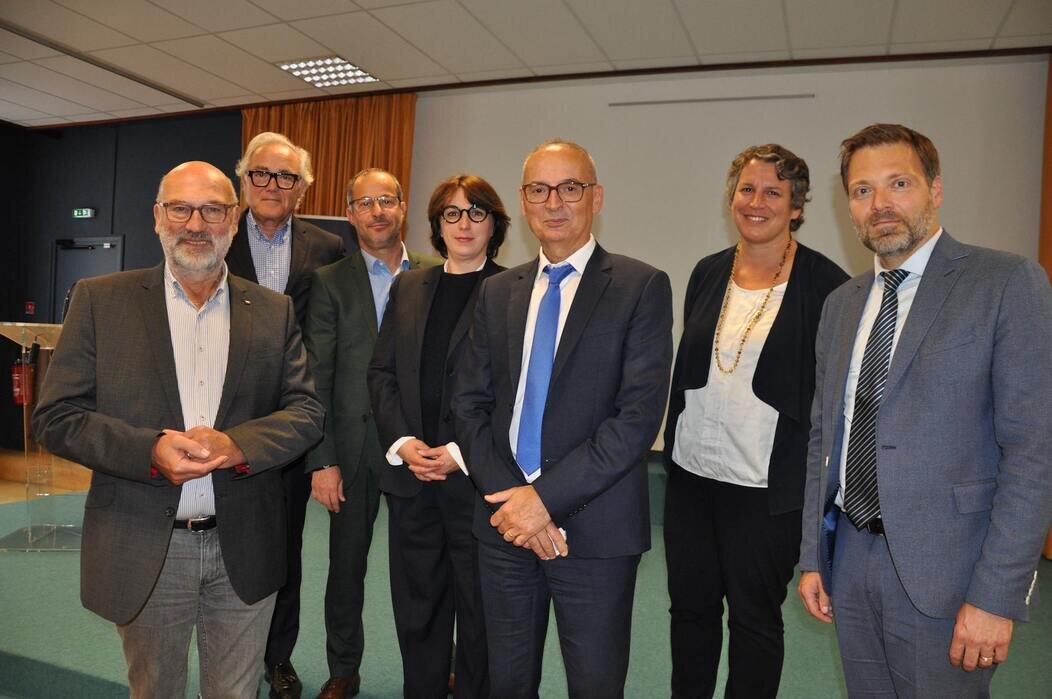 Photo de Dominique Hautem, Etienne Le Du, Georges Bell, Axelle Delpy, Louis Retornaz, Isabelle Bourdon et Alan Piat