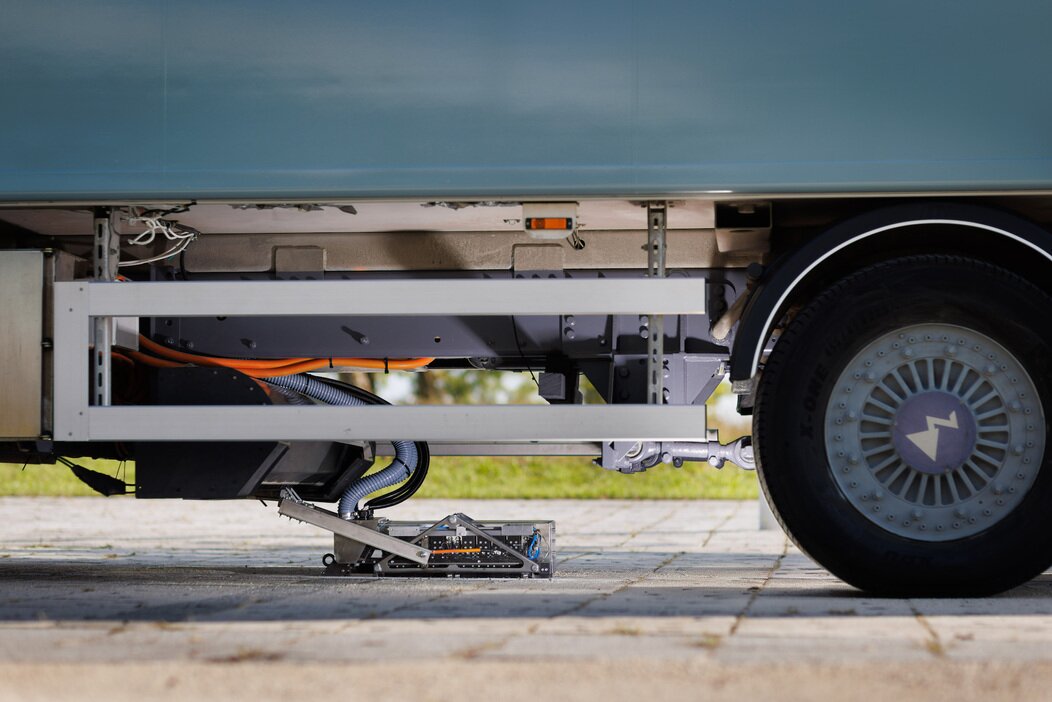 Photo d'un bus 100 % électrique et autonome