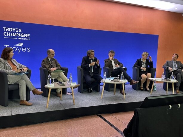 Photo de la présentation de la candidature aux acteurs de l'emploi et de la formation