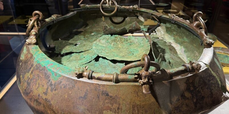 Photo du chaudron, pièce maîtresse du banquet