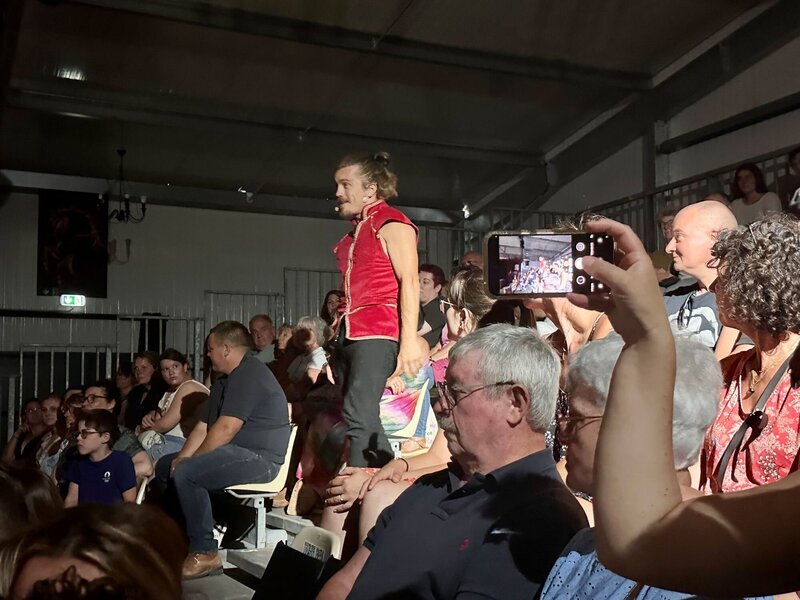 Le spectacle est aussi dans la salle