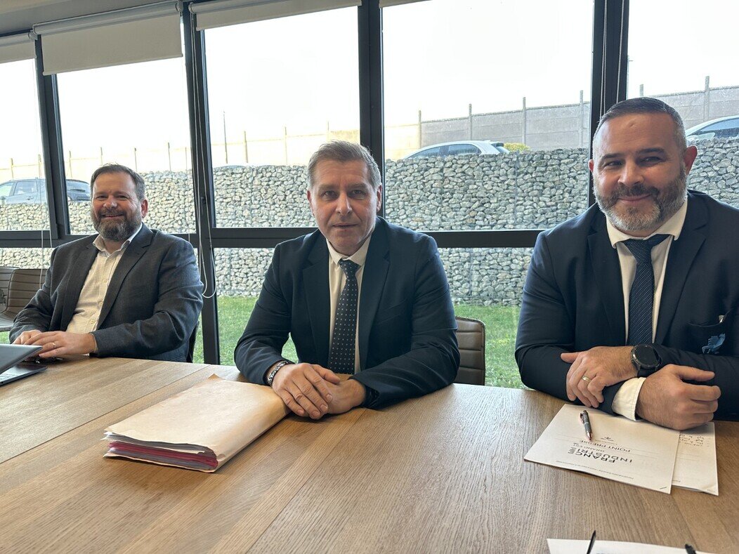 Photo de Sébastien Guenet (UIMM), Arnaud Bernier et Sébastien Renault