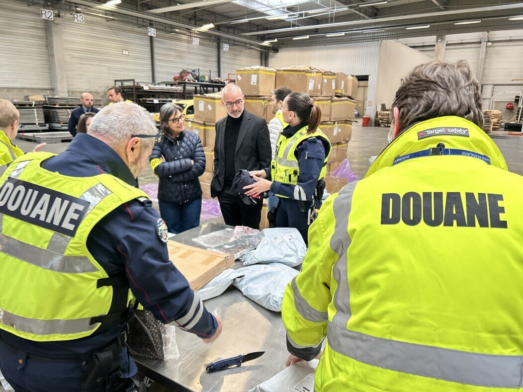 Préfet colis douane