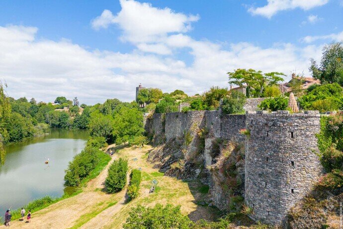 Photo des remparts de Vouvant