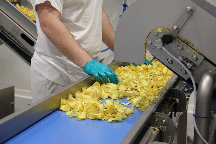 Photo de la fabrication des chips Thaas