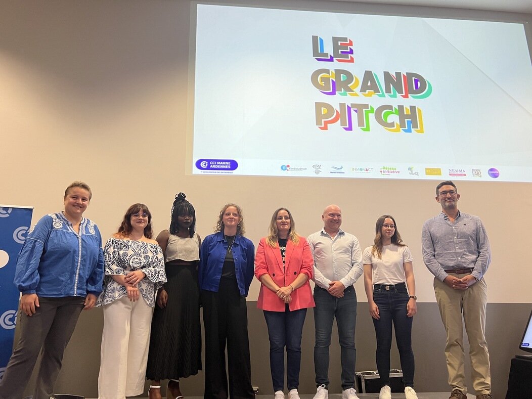 Photo des six jeunes entreprises au Grand Pitch