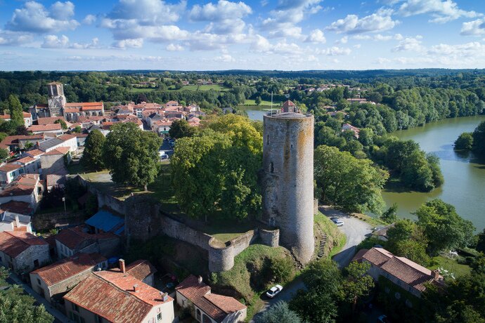 Photo de la Tour Mélusine, à Vouvant