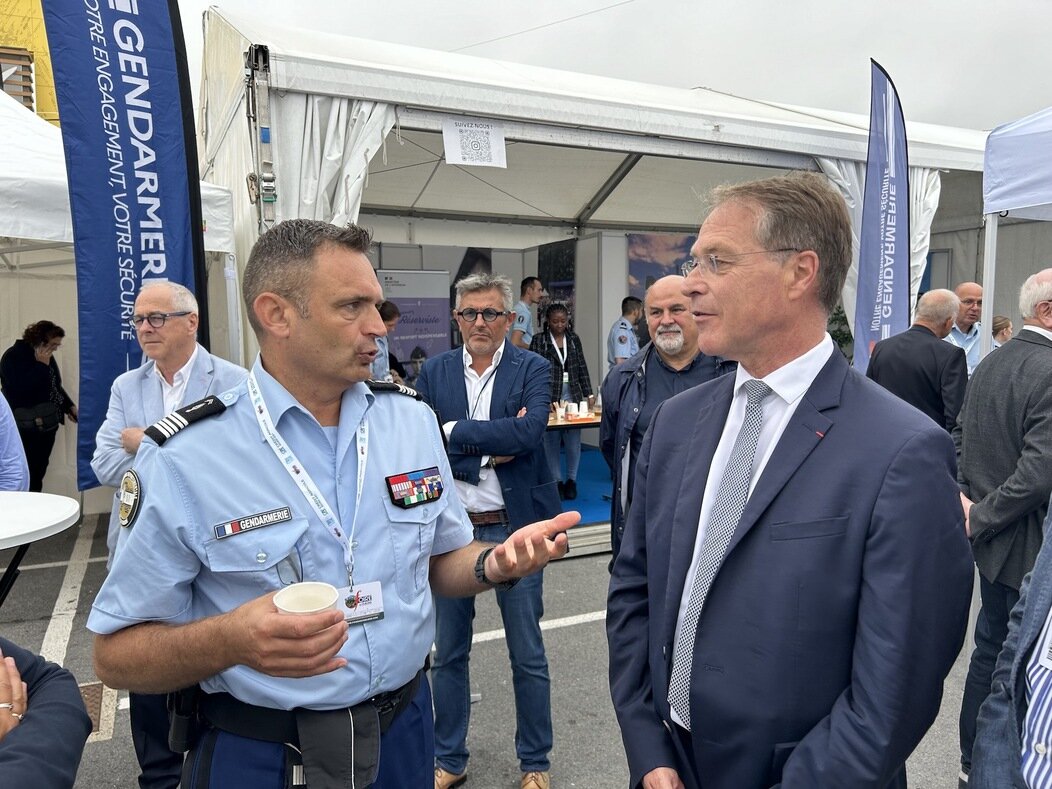 Photo de François Asselin et le Colonel Romuald De la Cruz à la Foire de Châlons