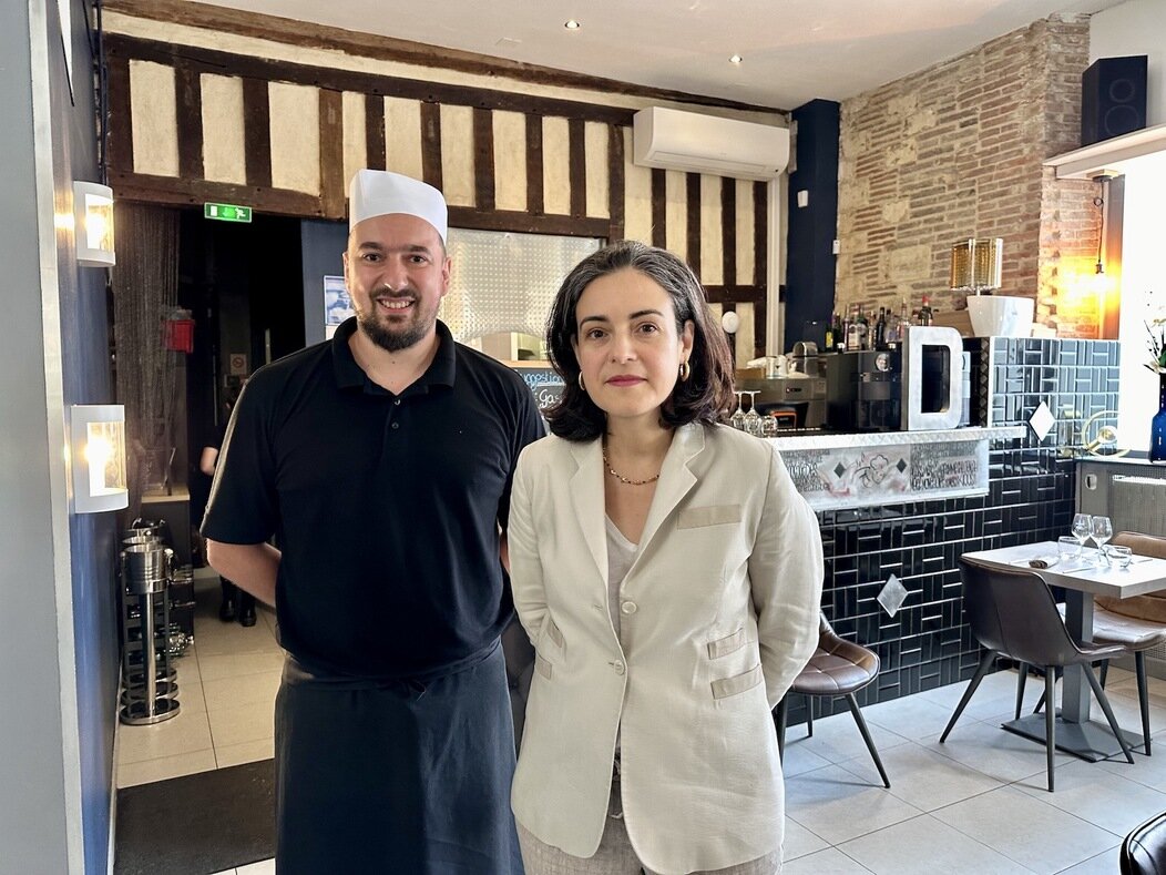 Photo de la préfète de l'Aube Cécile Dindar et le restaurateur Grégory Roussel