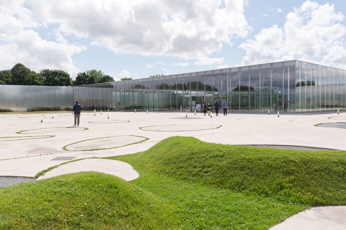 Vue de l'extérieur du musée Louvre-Lens