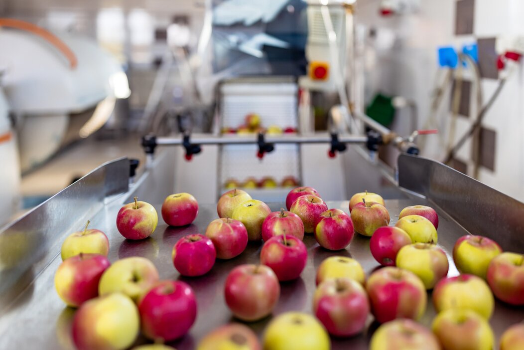 Photo d'une usine dédiée à la transformation de pommes