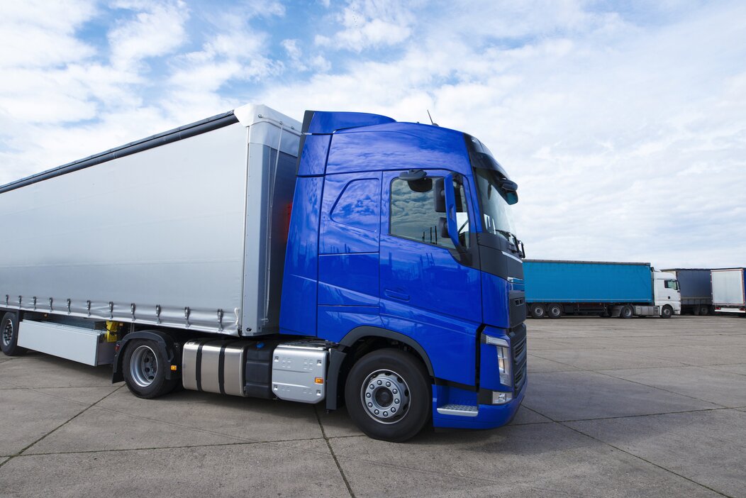 Photo d'un camion de transport de marchandise